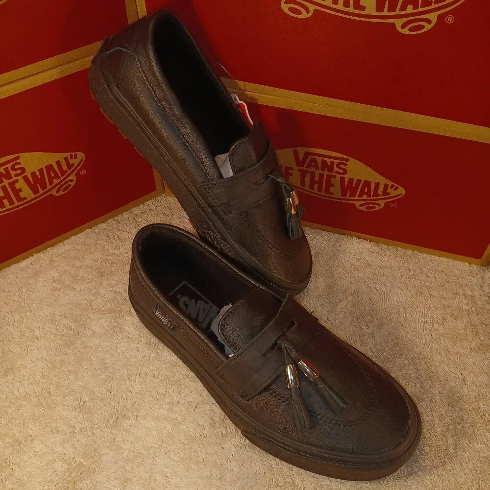 Vans Men's 4/Women's 5.5 Style 53 Slip On Black Leather With Tassles